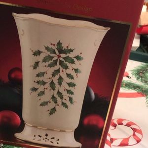 Lenox Holly Vase